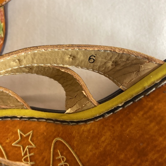 EUC Bamboo 54 wedge Sandals leather floral straps - Picture 9 of 10